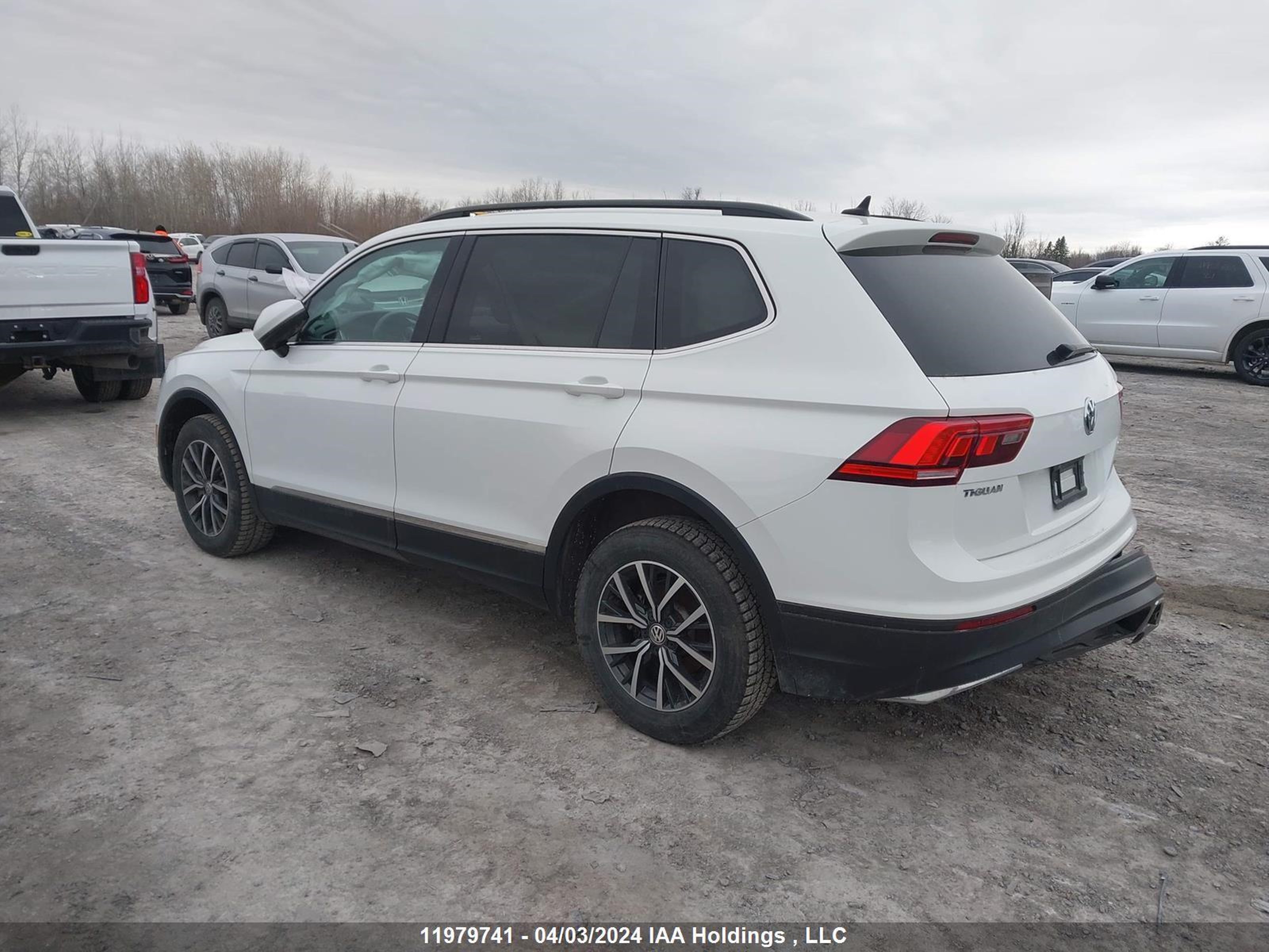 Photo 2 VIN: 3VV2B7AX9JM218803 - VOLKSWAGEN TIGUAN 