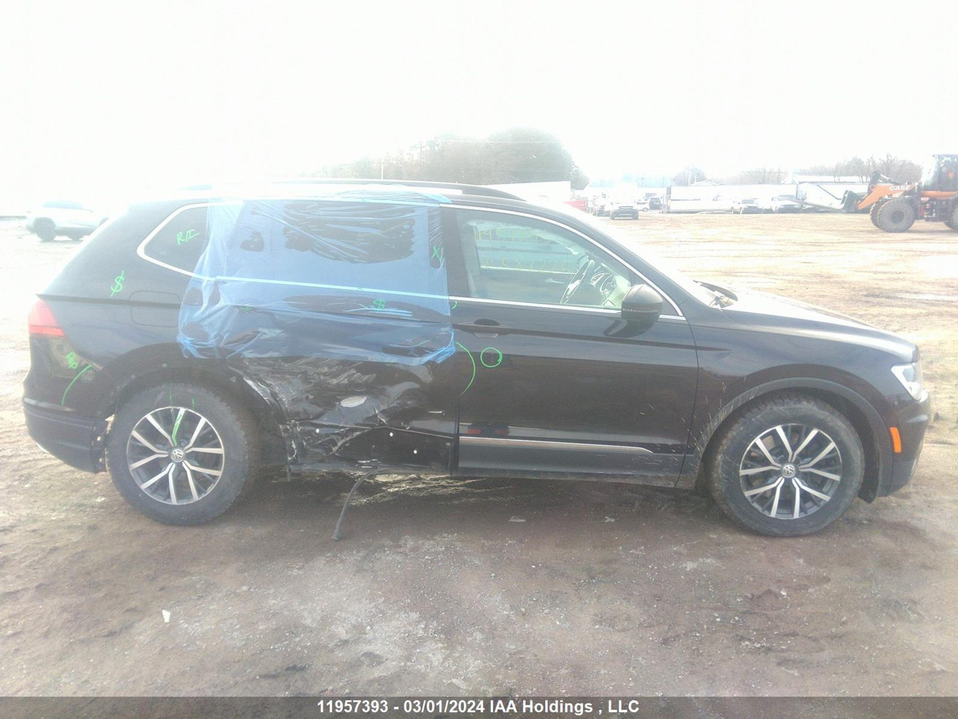 Photo 12 VIN: 3VV2B7AXXJM037225 - VOLKSWAGEN TIGUAN 