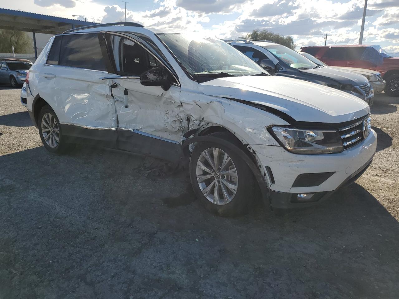 Photo 3 VIN: 3VV3B7AX0JM002679 - VOLKSWAGEN TIGUAN 