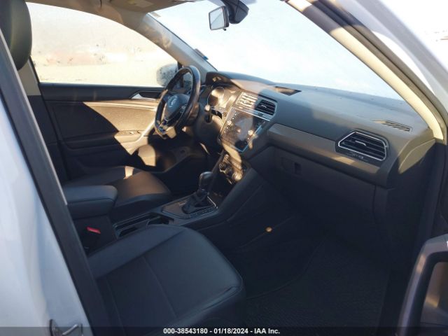 Photo 4 VIN: 3VV3B7AX0JM105777 - VOLKSWAGEN TIGUAN 