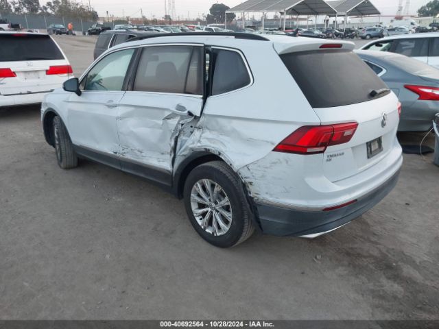 Photo 2 VIN: 3VV3B7AX0JM208813 - VOLKSWAGEN TIGUAN 