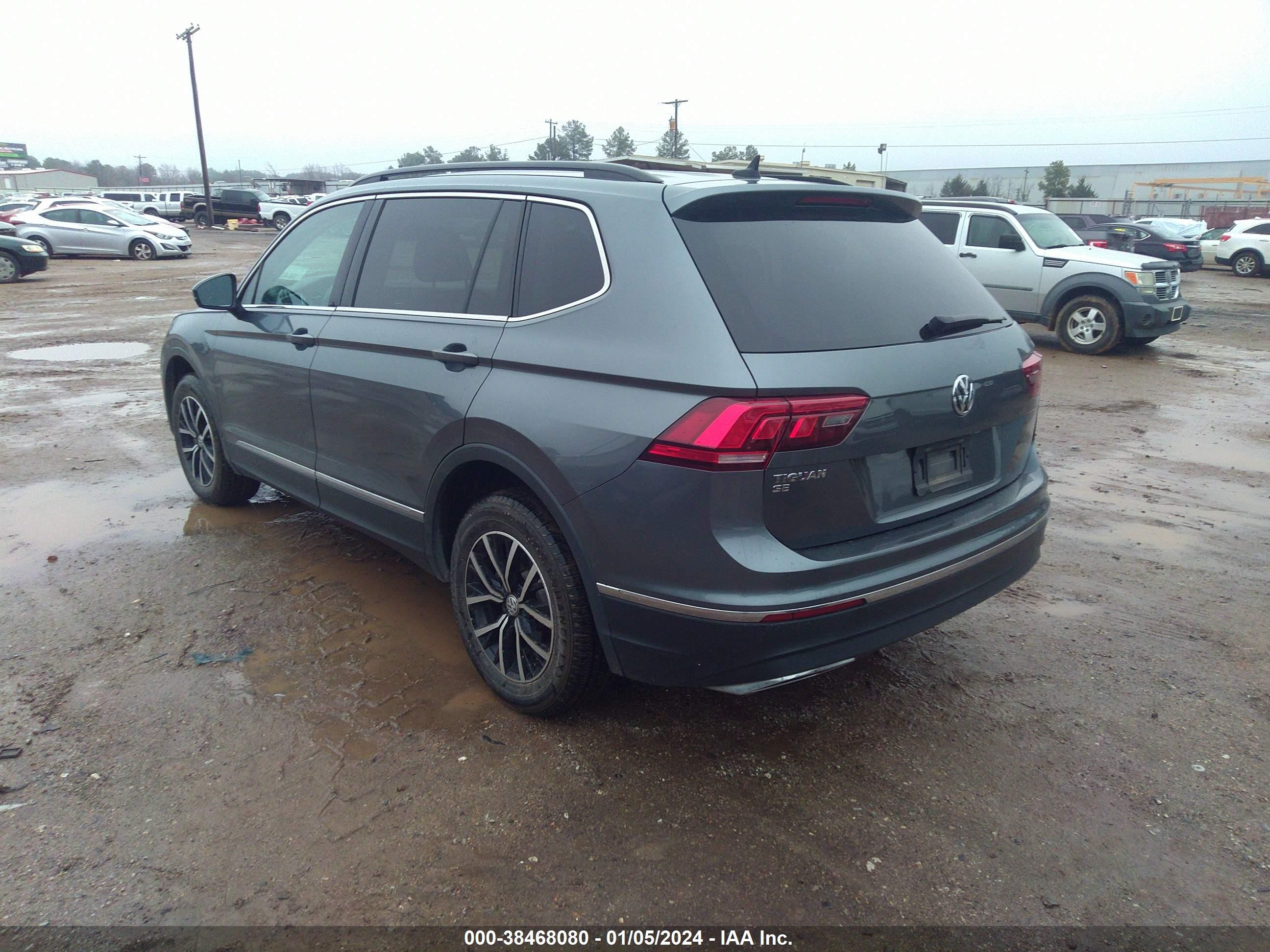 Photo 2 VIN: 3VV3B7AX0MM006879 - VOLKSWAGEN TIGUAN 