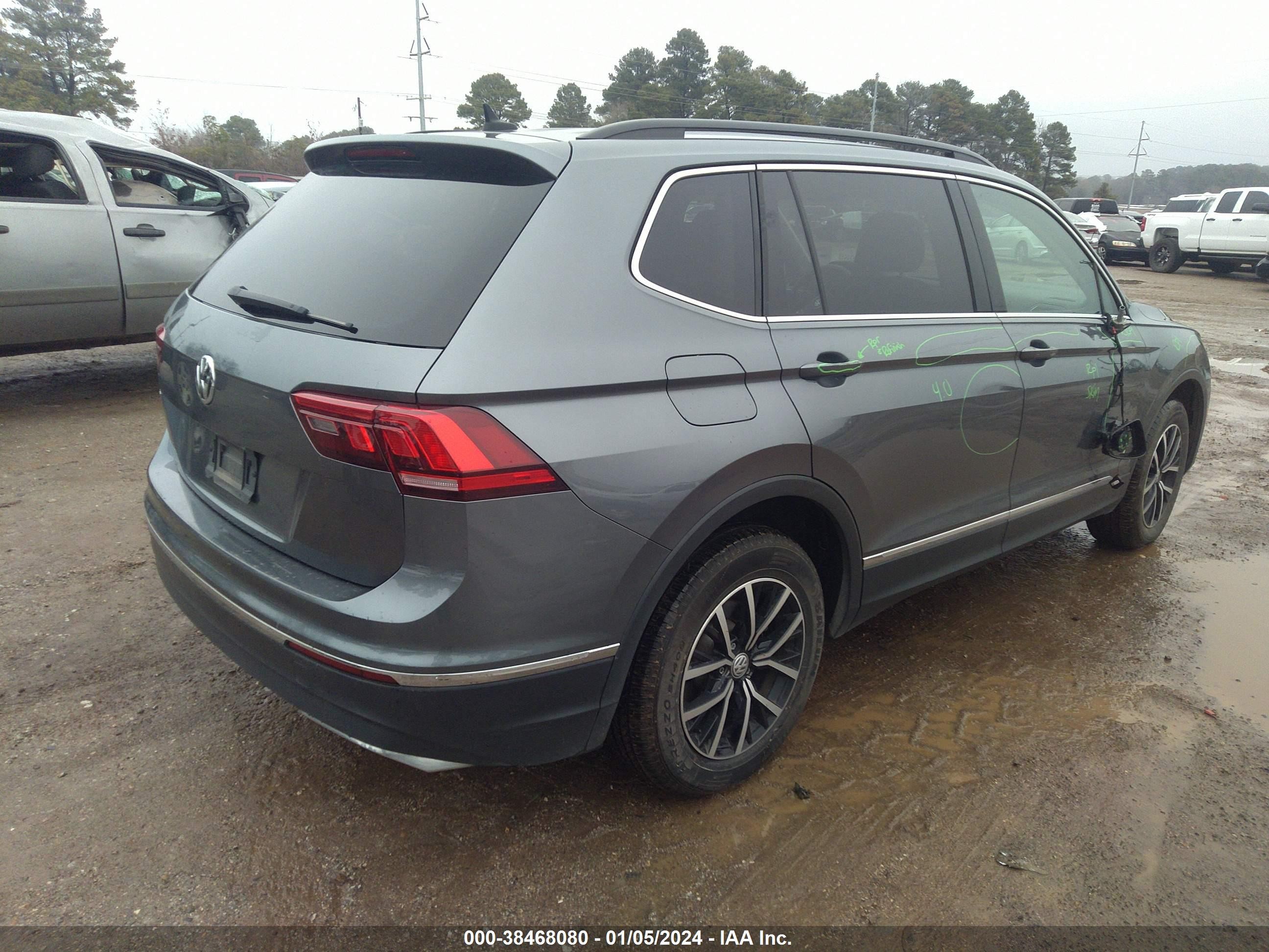 Photo 3 VIN: 3VV3B7AX0MM006879 - VOLKSWAGEN TIGUAN 