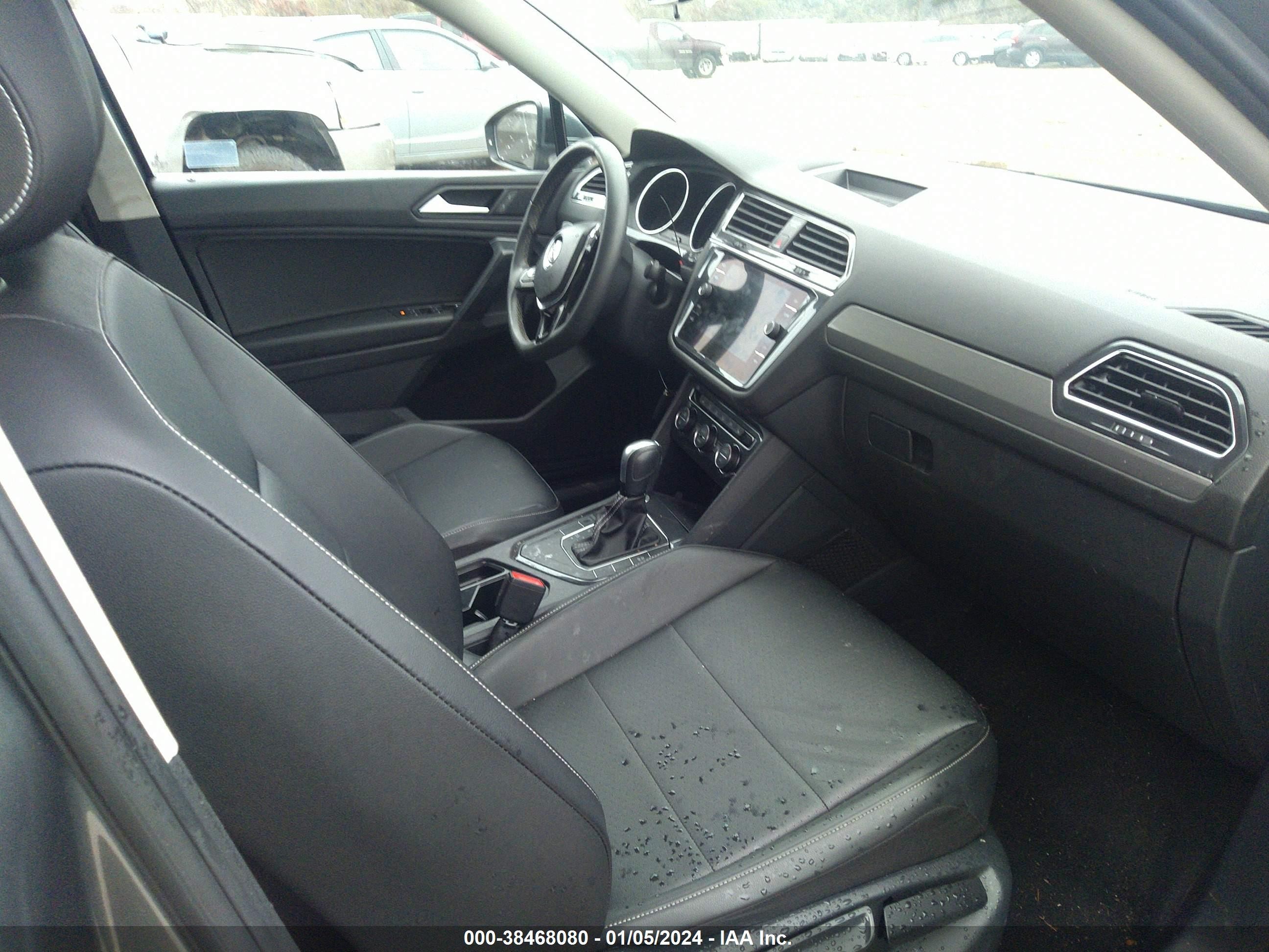 Photo 4 VIN: 3VV3B7AX0MM006879 - VOLKSWAGEN TIGUAN 