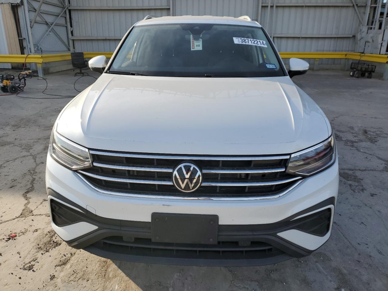 Photo 4 VIN: 3VV3B7AX0PM114388 - VOLKSWAGEN TIGUAN 