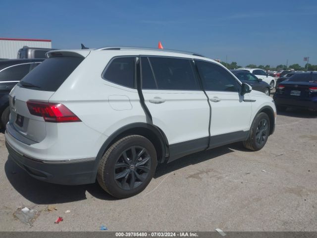 Photo 3 VIN: 3VV3B7AX0RM049318 - VOLKSWAGEN TIGUAN 