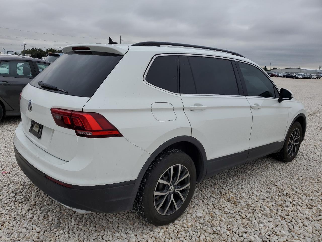 Photo 2 VIN: 3VV3B7AX1KM140460 - VOLKSWAGEN TIGUAN 