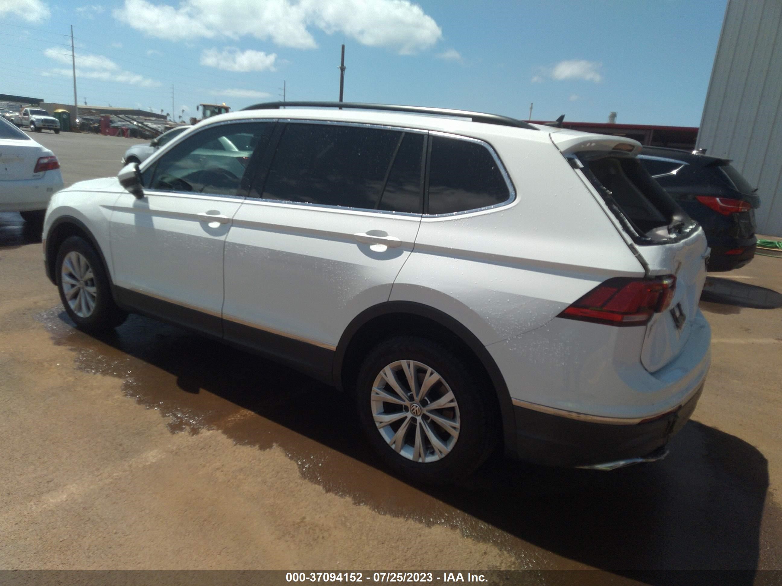 Photo 2 VIN: 3VV3B7AX2JM159436 - VOLKSWAGEN TIGUAN 