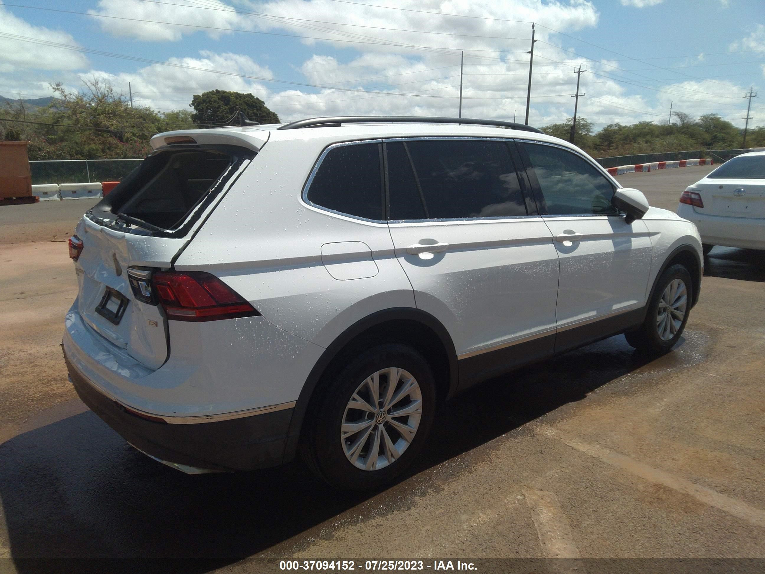 Photo 3 VIN: 3VV3B7AX2JM159436 - VOLKSWAGEN TIGUAN 