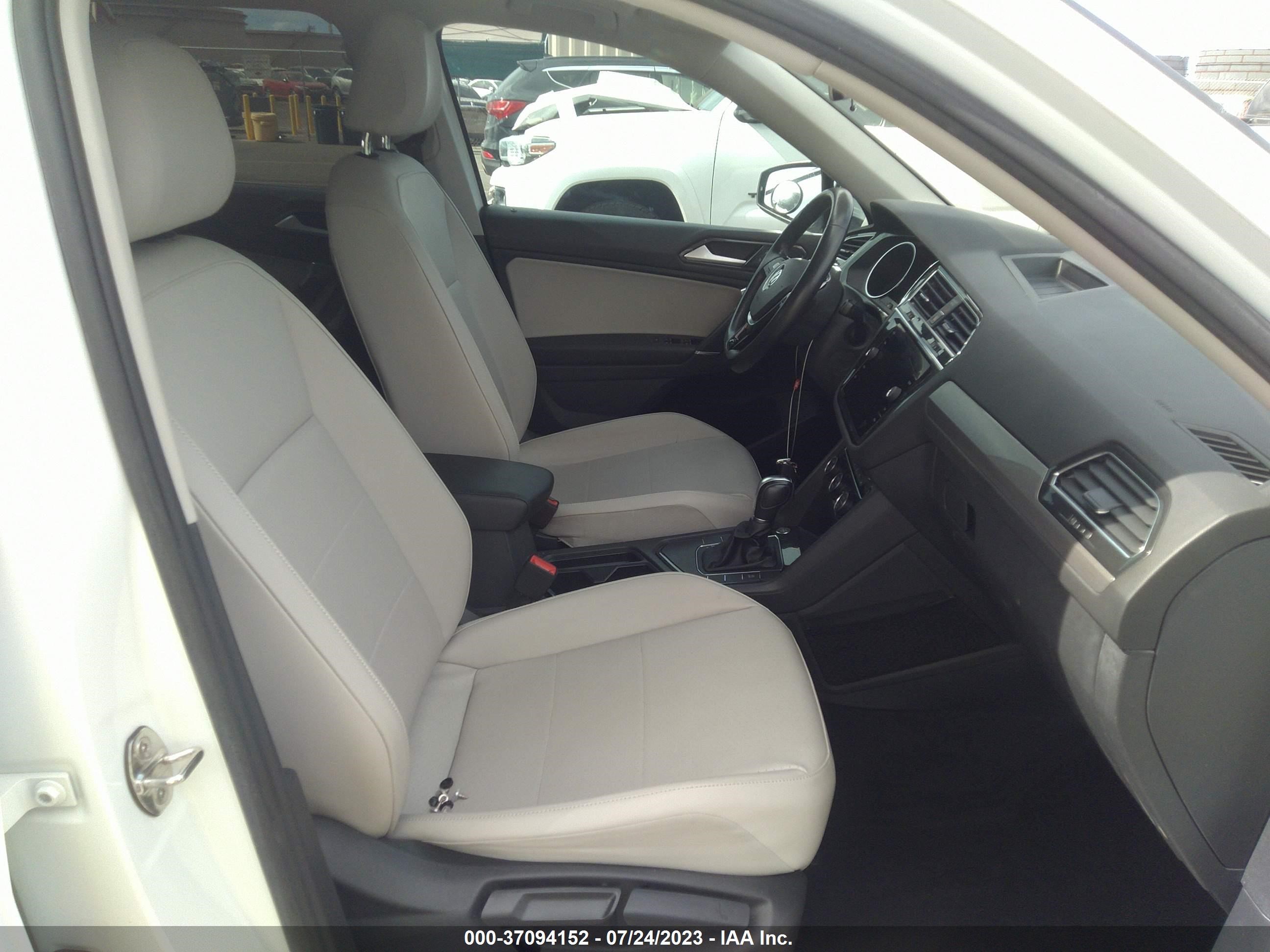 Photo 4 VIN: 3VV3B7AX2JM159436 - VOLKSWAGEN TIGUAN 