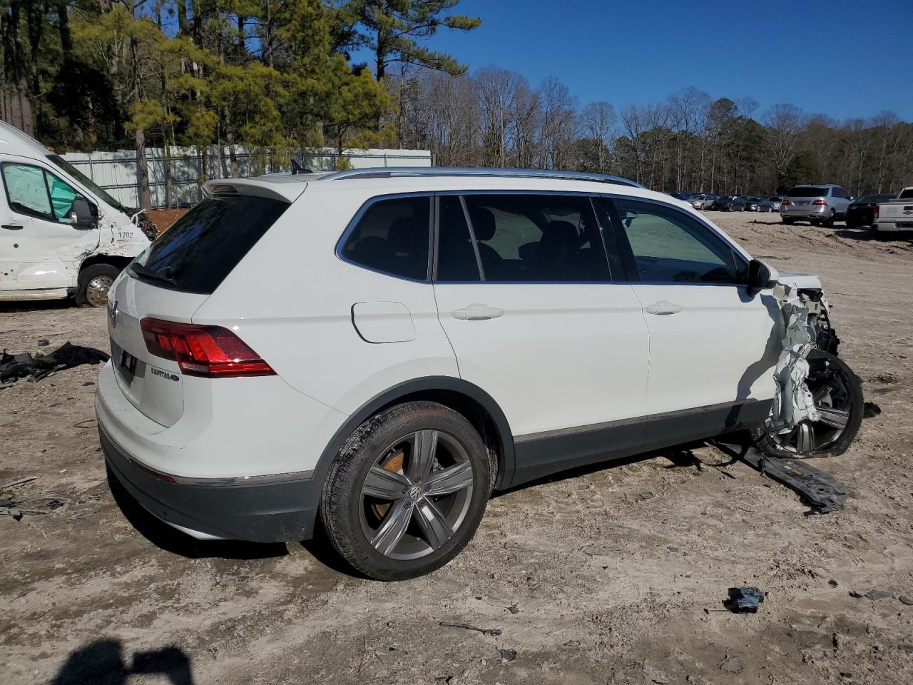 Photo 2 VIN: 3VV3B7AX2MM004017 - VOLKSWAGEN TIGUAN 