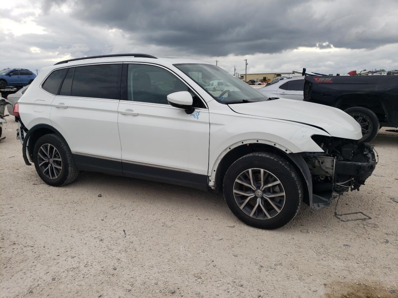 Photo 3 VIN: 3VV3B7AX3LM041169 - VOLKSWAGEN TIGUAN SE 