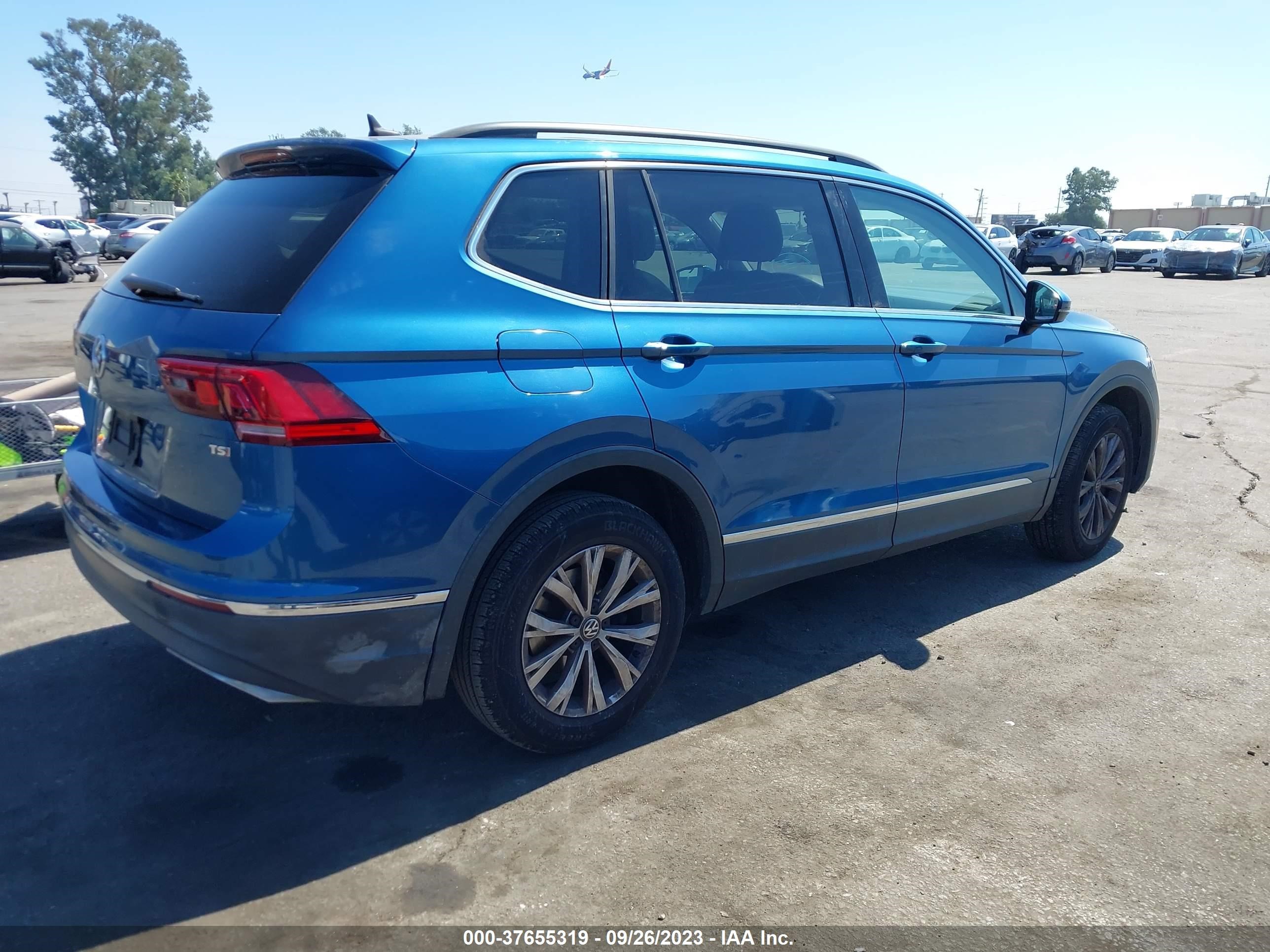 Photo 3 VIN: 3VV3B7AX4JM047592 - VOLKSWAGEN TIGUAN 