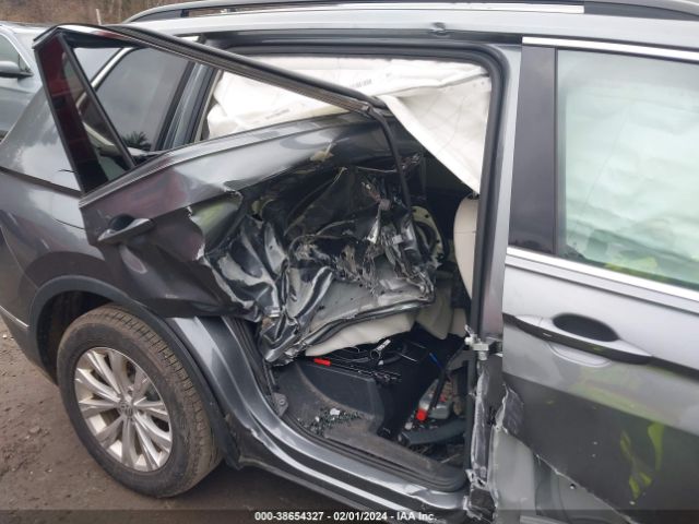 Photo 5 VIN: 3VV3B7AX5JM043048 - VOLKSWAGEN TIGUAN 