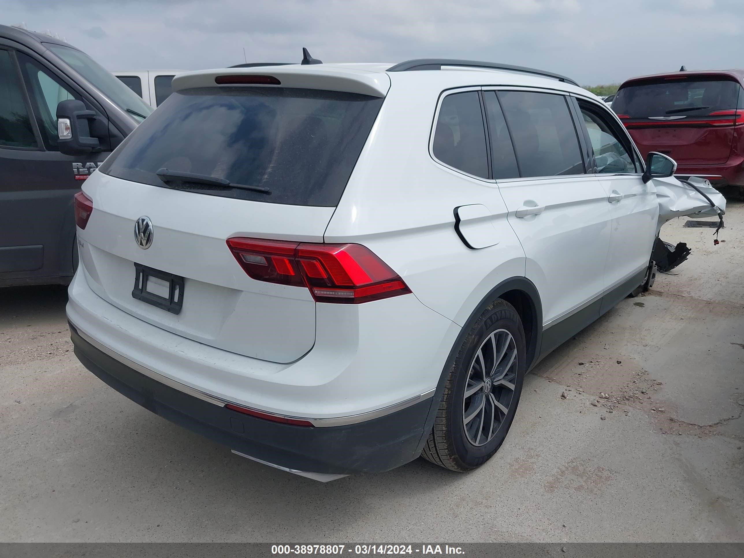 Photo 3 VIN: 3VV3B7AX5MM114558 - VOLKSWAGEN TIGUAN 