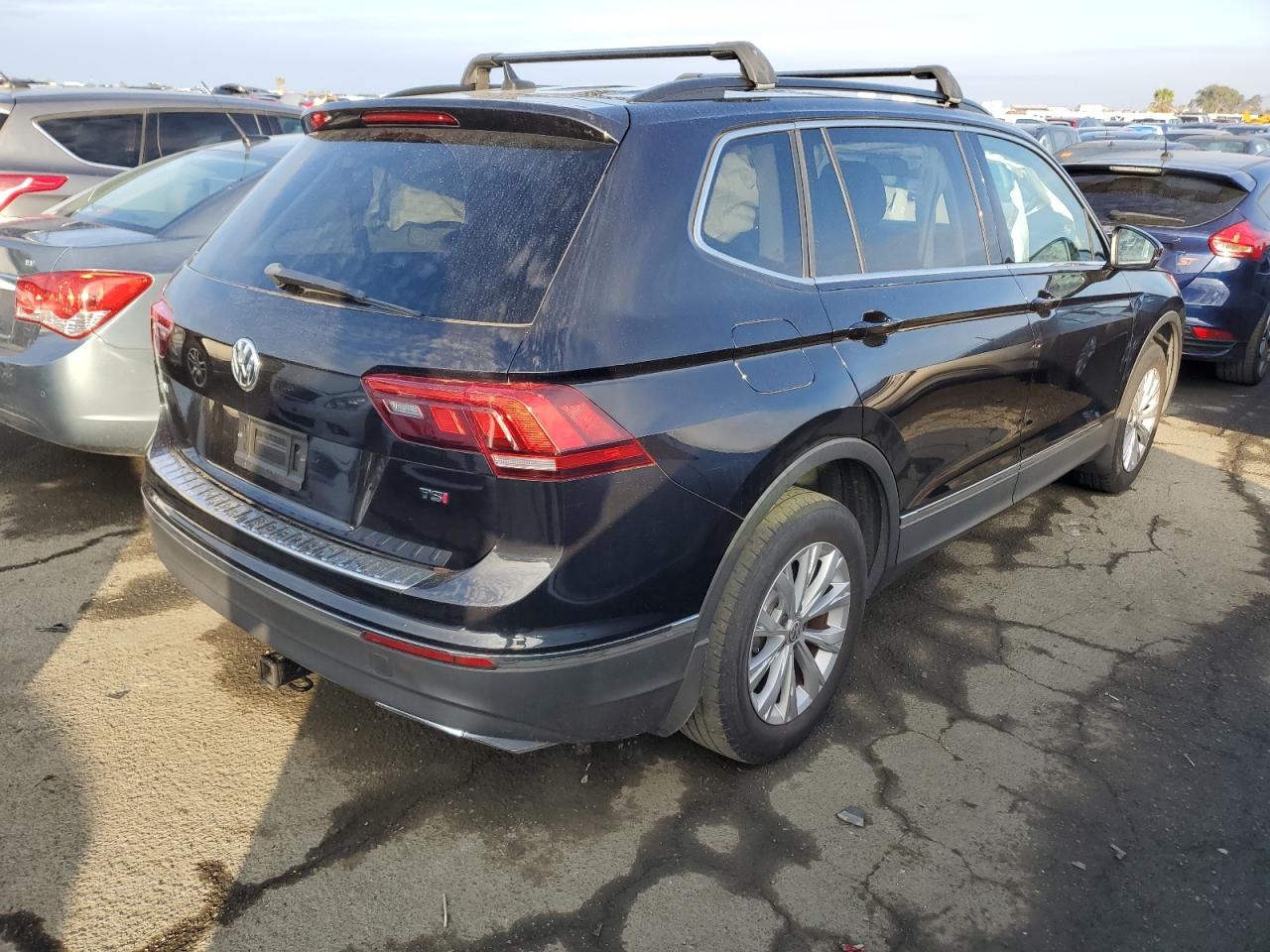 Photo 2 VIN: 3VV3B7AX6JM106609 - VOLKSWAGEN TIGUAN 