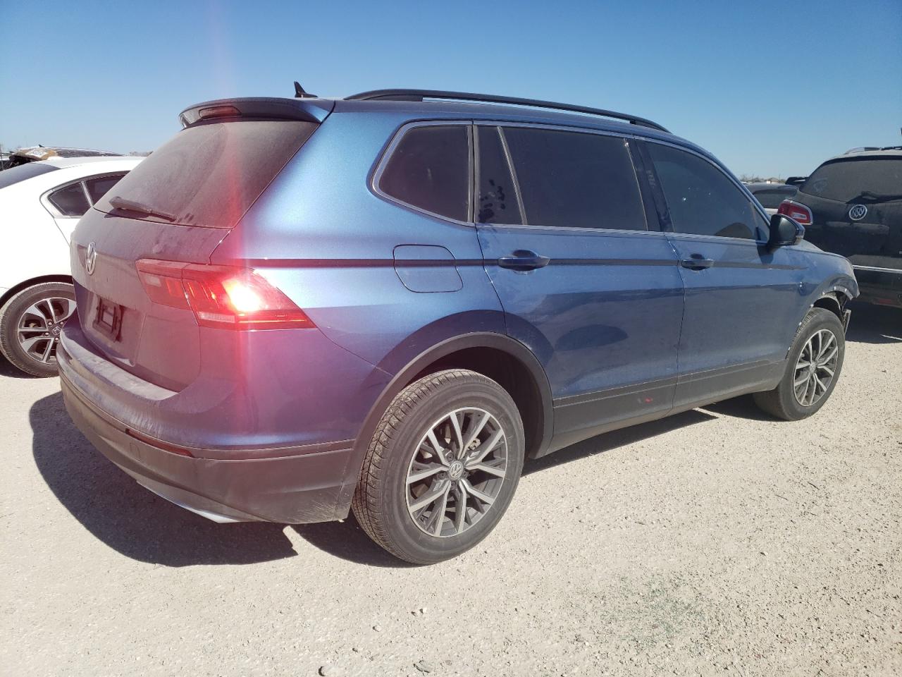 Photo 2 VIN: 3VV3B7AX6KM104862 - VOLKSWAGEN TIGUAN 