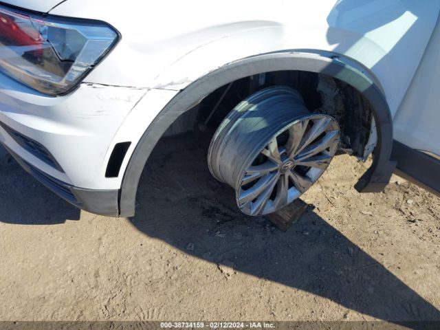 Photo 5 VIN: 3VV3B7AX7JM044802 - VOLKSWAGEN TIGUAN 