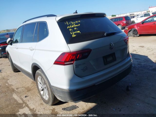 Photo 2 VIN: 3VV3B7AX8JM000551 - VOLKSWAGEN TIGUAN 