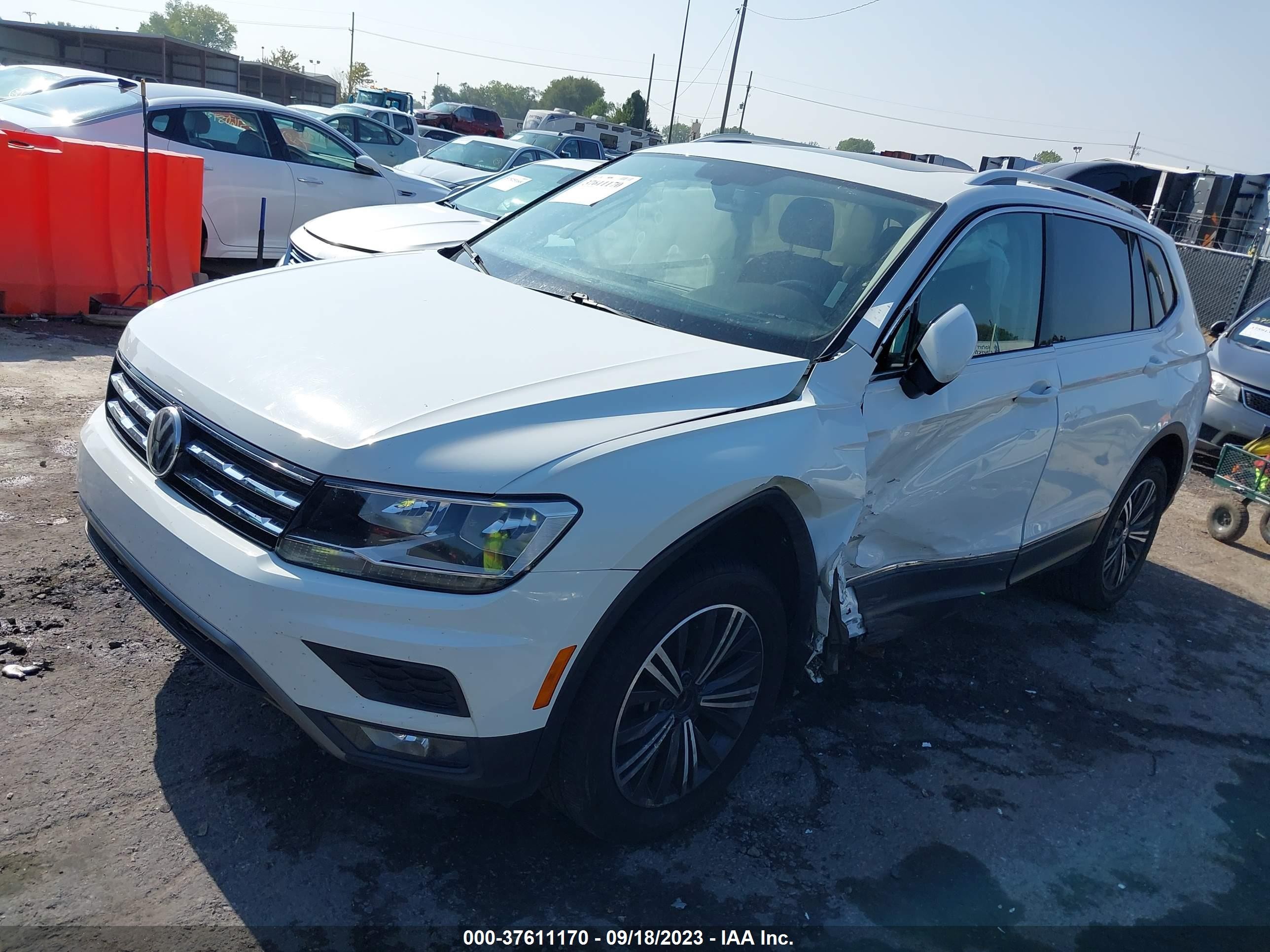 Photo 1 VIN: 3VV3B7AX8JM020332 - VOLKSWAGEN TIGUAN 