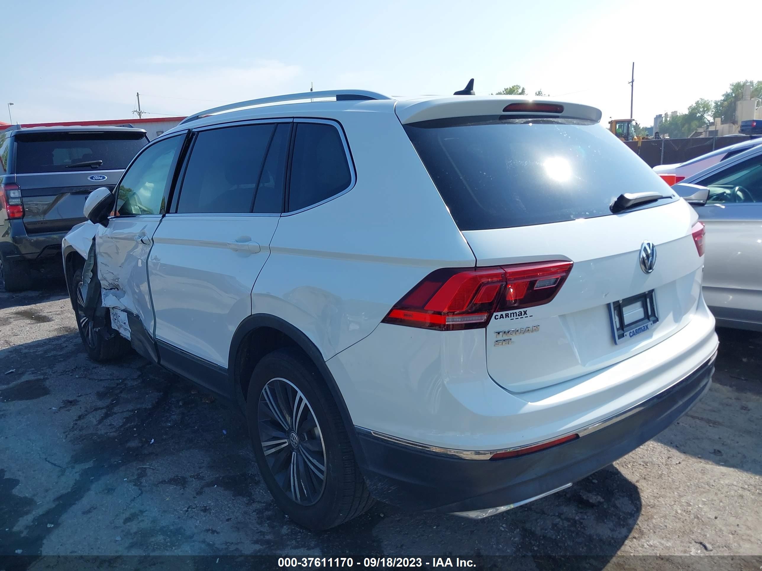 Photo 2 VIN: 3VV3B7AX8JM020332 - VOLKSWAGEN TIGUAN 