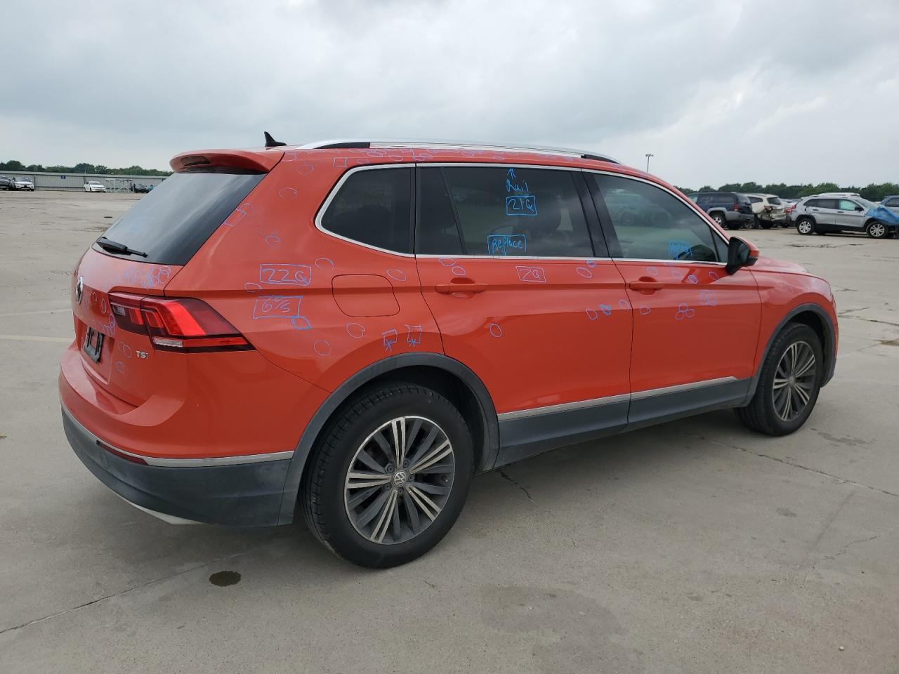 Photo 2 VIN: 3VV3B7AX8JM024851 - VOLKSWAGEN TIGUAN 