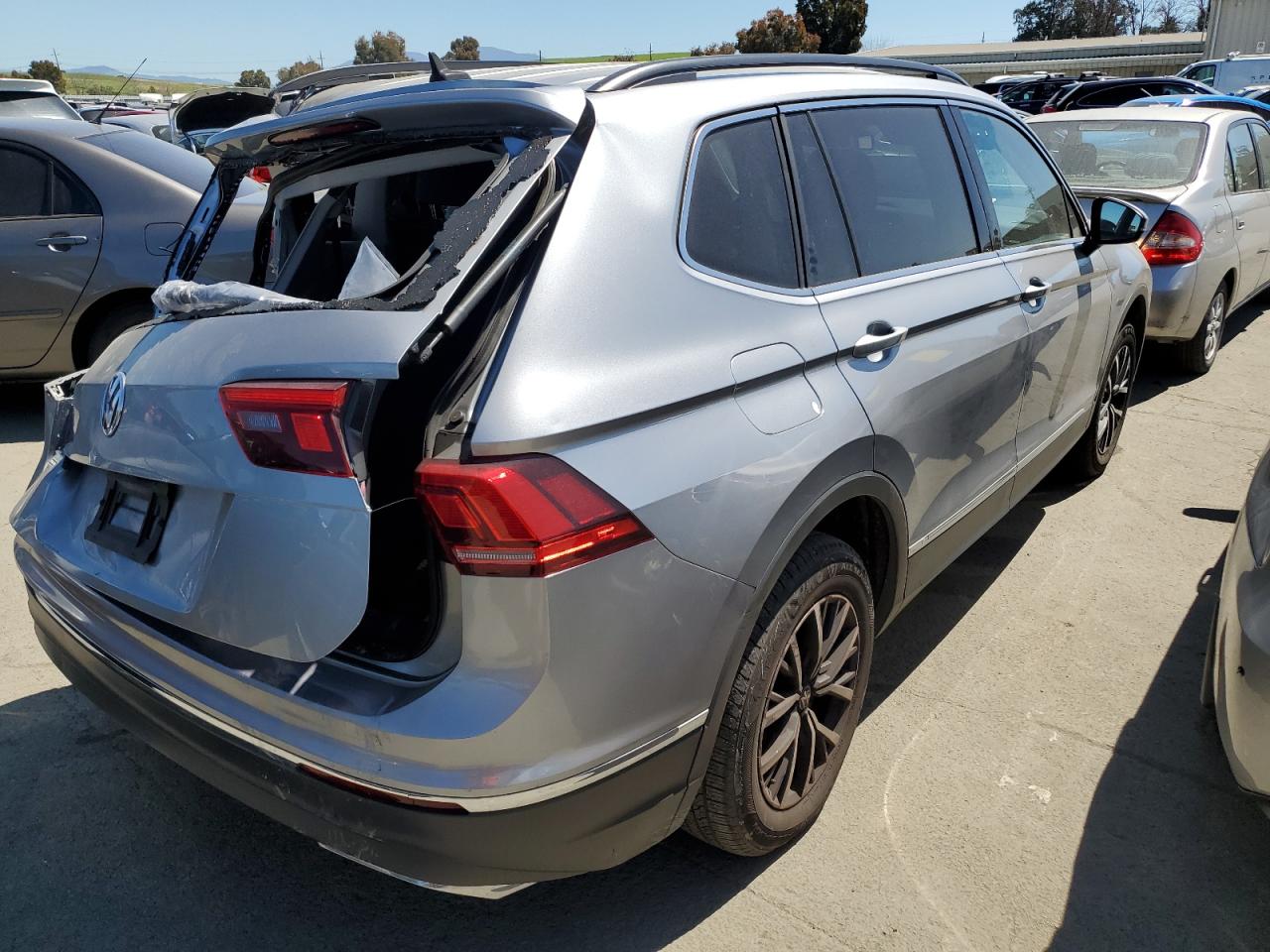 Photo 2 VIN: 3VV3B7AX9MM004225 - VOLKSWAGEN TIGUAN 