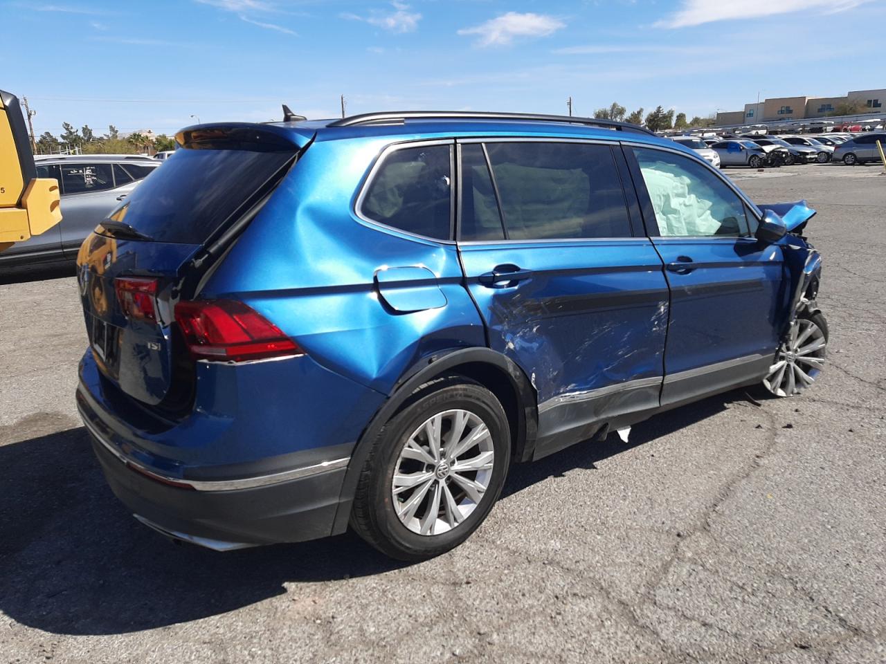 Photo 2 VIN: 3VV3B7AXXJM027072 - VOLKSWAGEN TIGUAN 