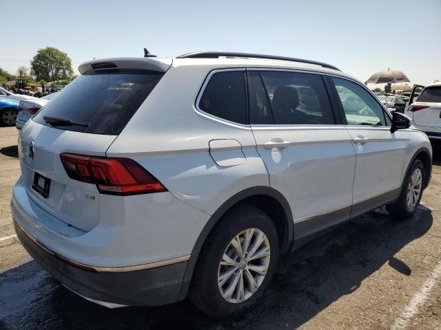 Photo 2 VIN: 3VV3B7AXXJM176484 - VOLKSWAGEN TIGUAN SE 