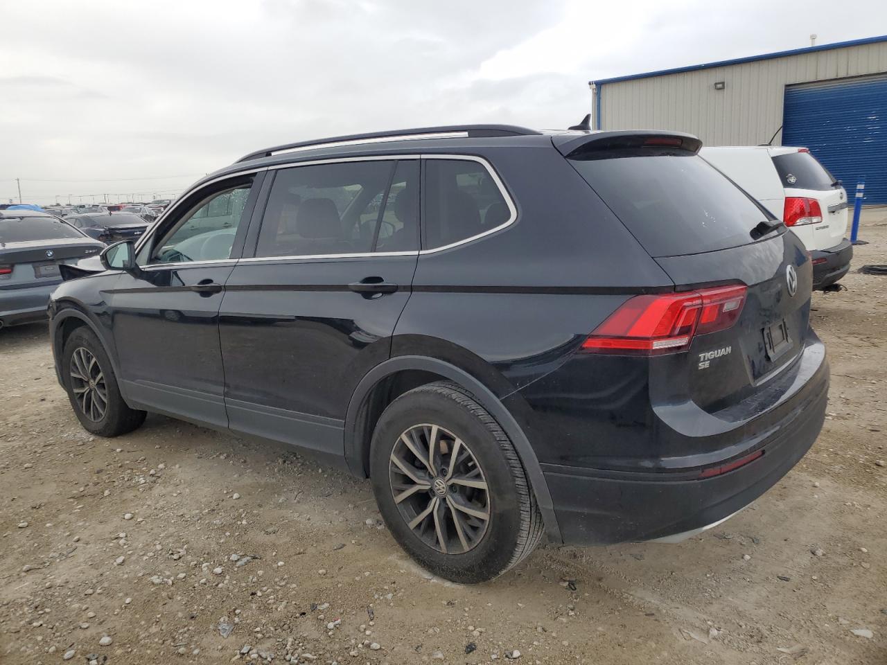 Photo 1 VIN: 3VV3B7AXXKM140862 - VOLKSWAGEN TIGUAN 