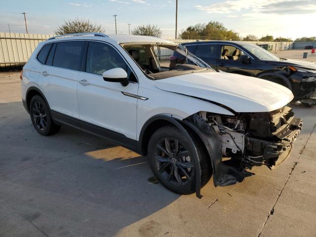 Photo 3 VIN: 3VV3B7AXXRM098882 - VOLKSWAGEN TIGUAN SE 