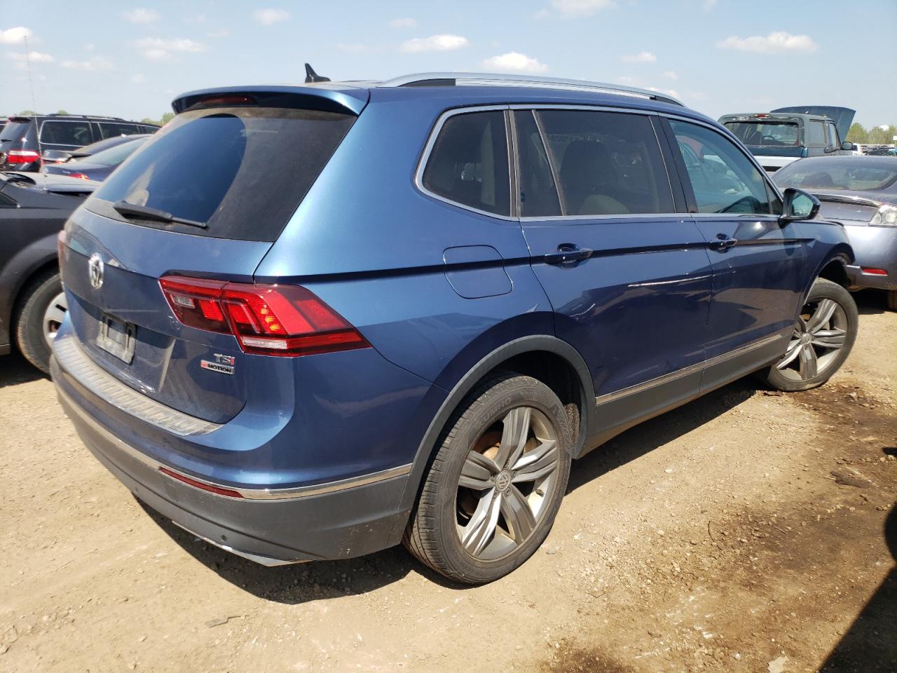 Photo 2 VIN: 3VV4B7AX1JM045707 - VOLKSWAGEN TIGUAN 