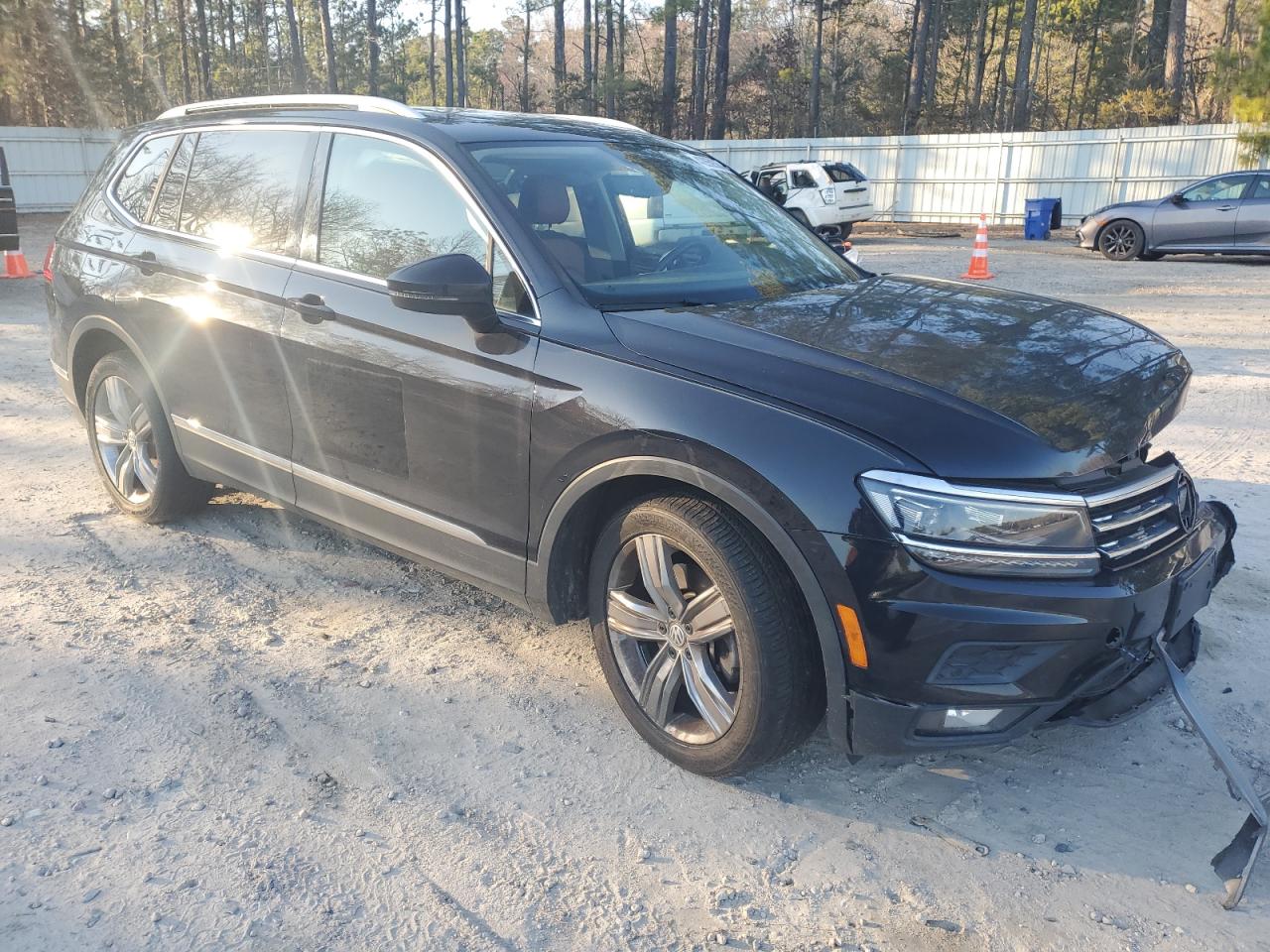 Photo 3 VIN: 3VV4B7AX5JM217964 - VOLKSWAGEN TIGUAN 