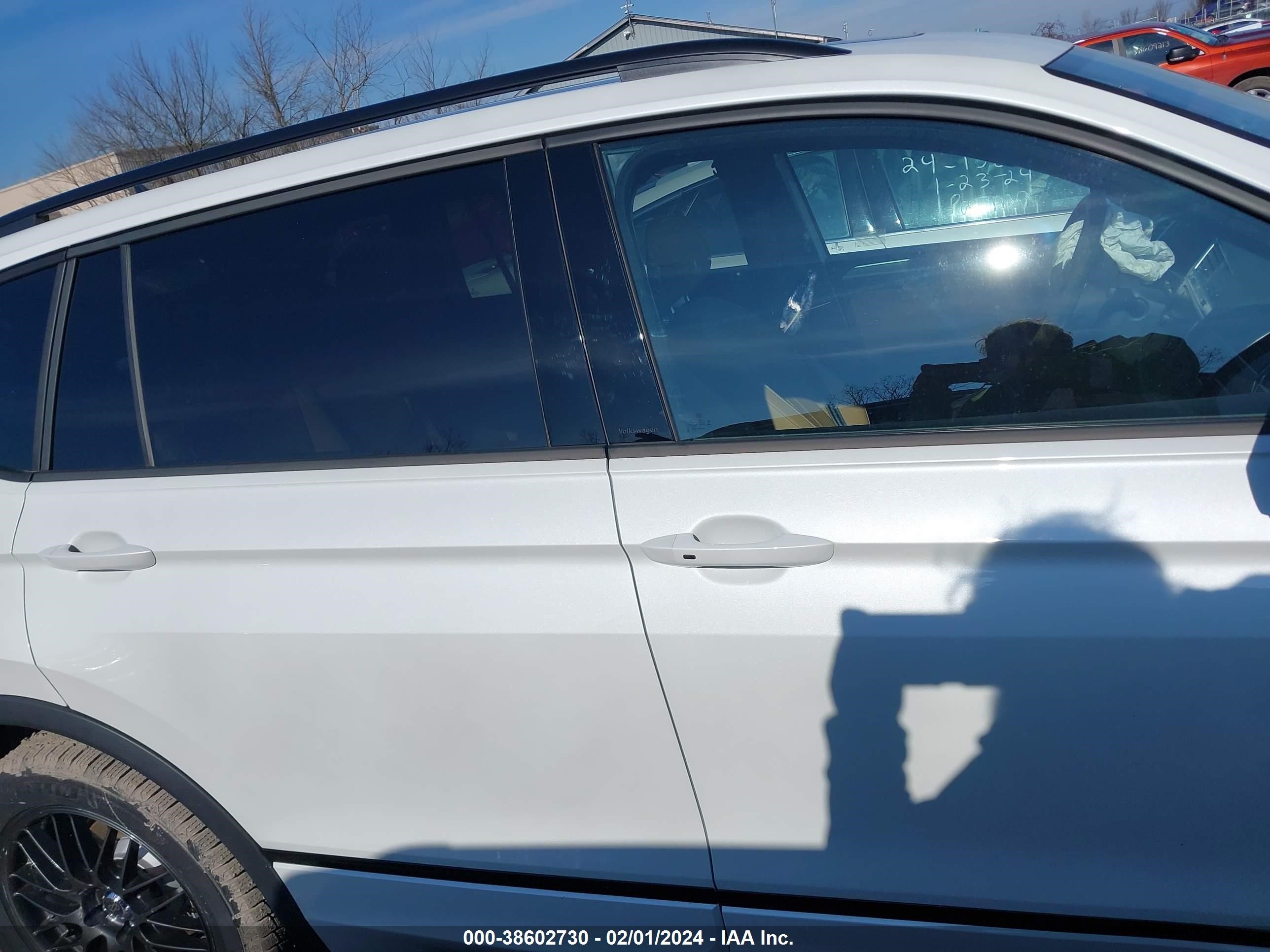 Photo 12 VIN: 3VV8B7AX7RM029380 - VOLKSWAGEN TIGUAN 