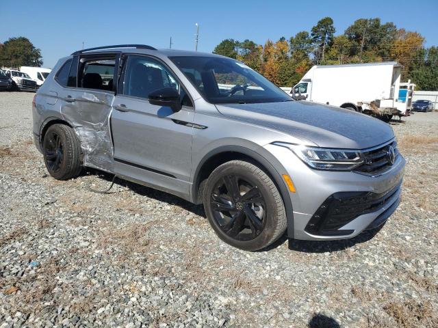 Photo 3 VIN: 3VV8B7AXXPM002168 - VOLKSWAGEN TIGUAN SE 