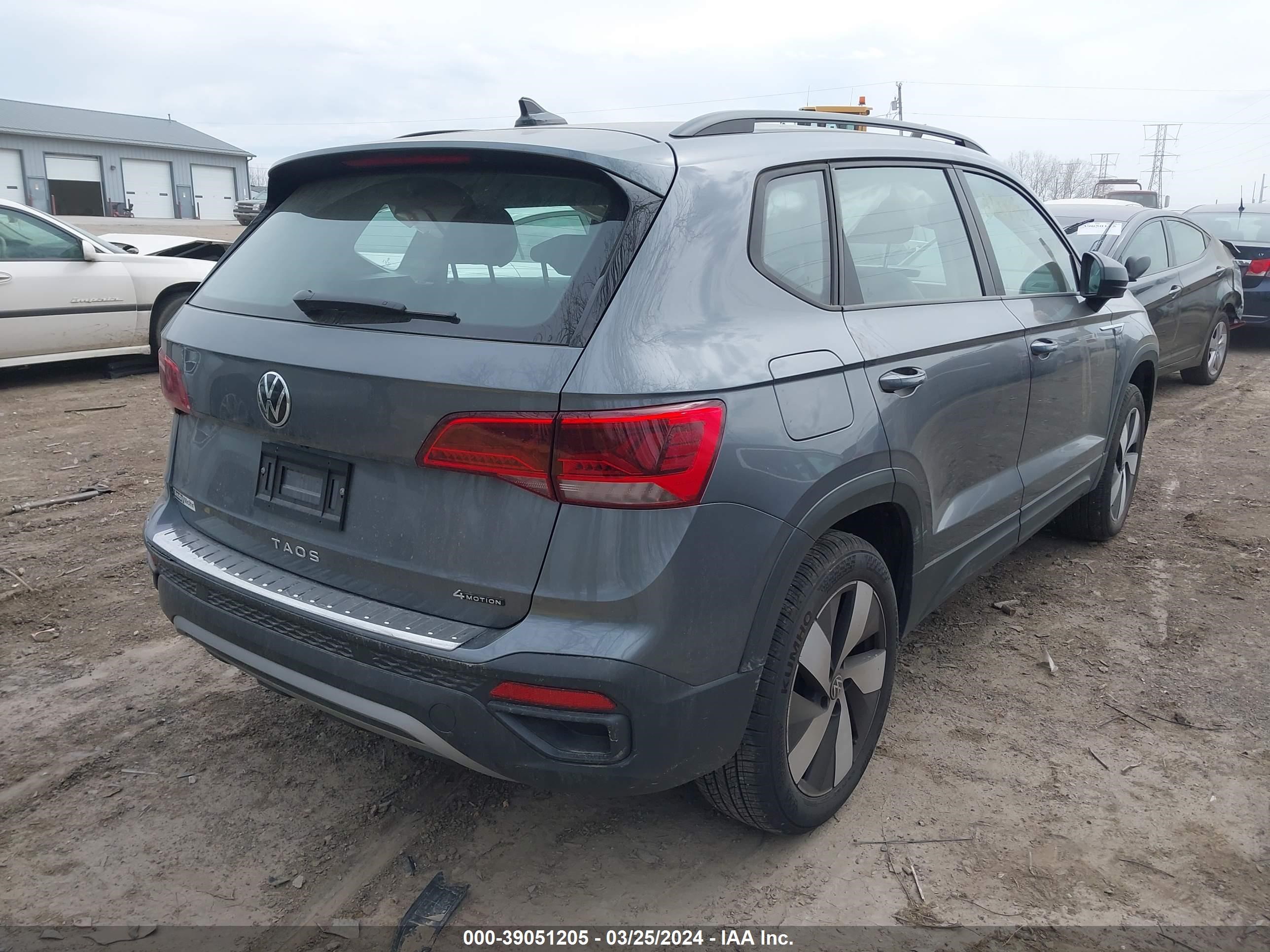 Photo 3 VIN: 3VV8X7B24RM021824 - VOLKSWAGEN TAOS 