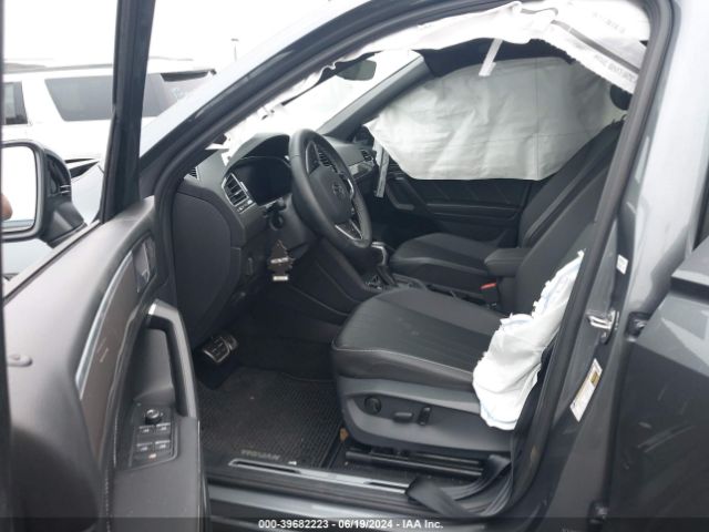 Photo 4 VIN: 3VVCB7AX5PM065589 - VOLKSWAGEN TIGUAN 