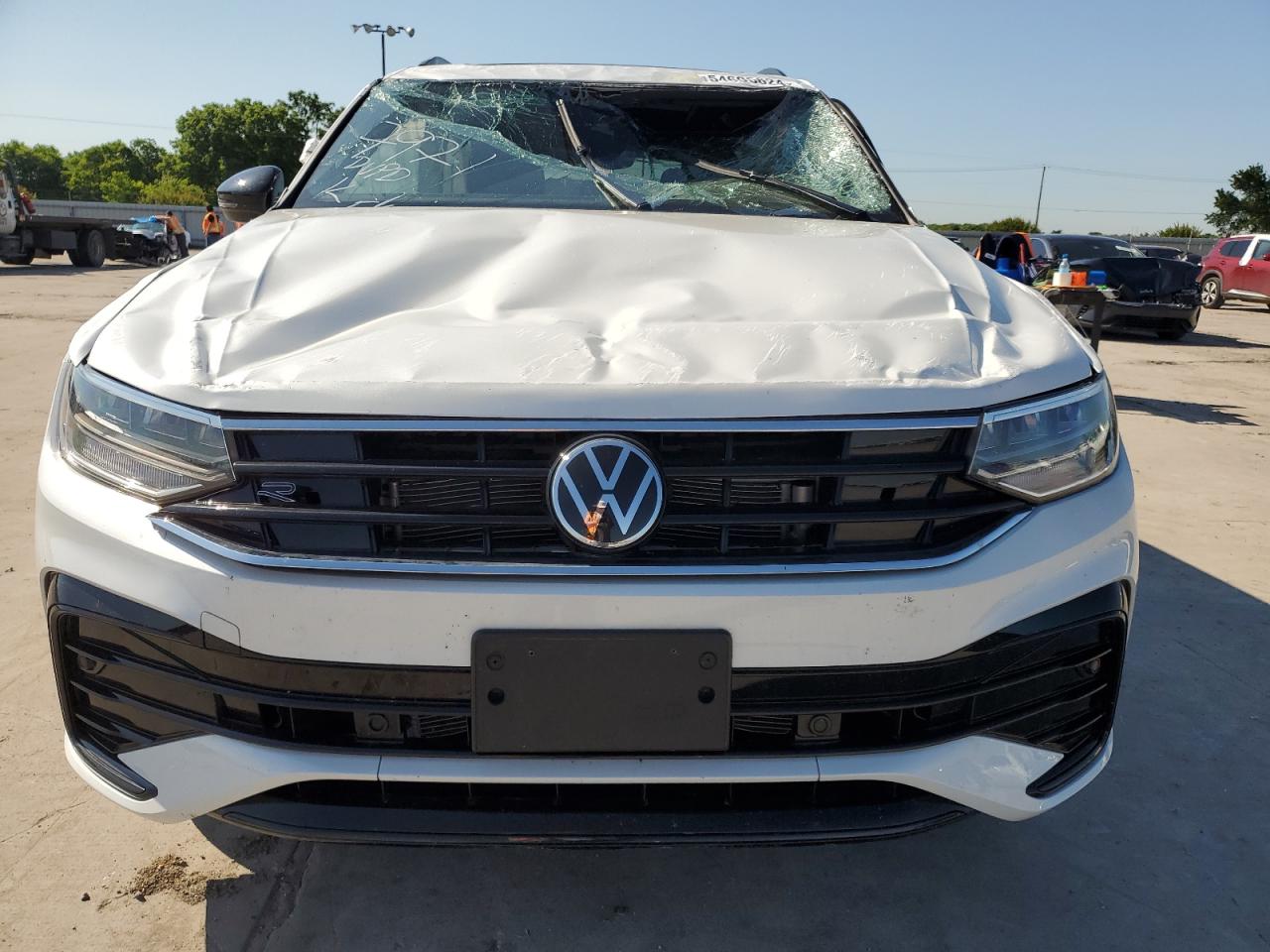 Photo 4 VIN: 3VVCB7AX5PM115861 - VOLKSWAGEN TIGUAN 