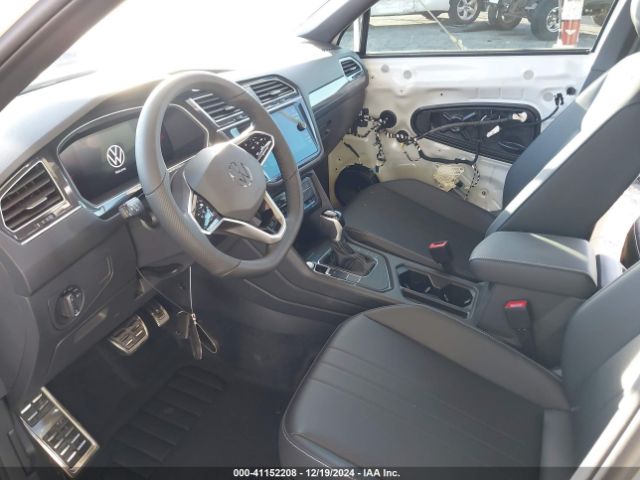 Photo 4 VIN: 3VVCB7AX9RM197287 - VOLKSWAGEN TIGUAN 