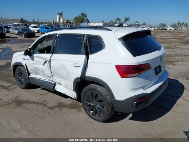 Photo 2 VIN: 3VVCX7B23NM079573 - VOLKSWAGEN TAOS 