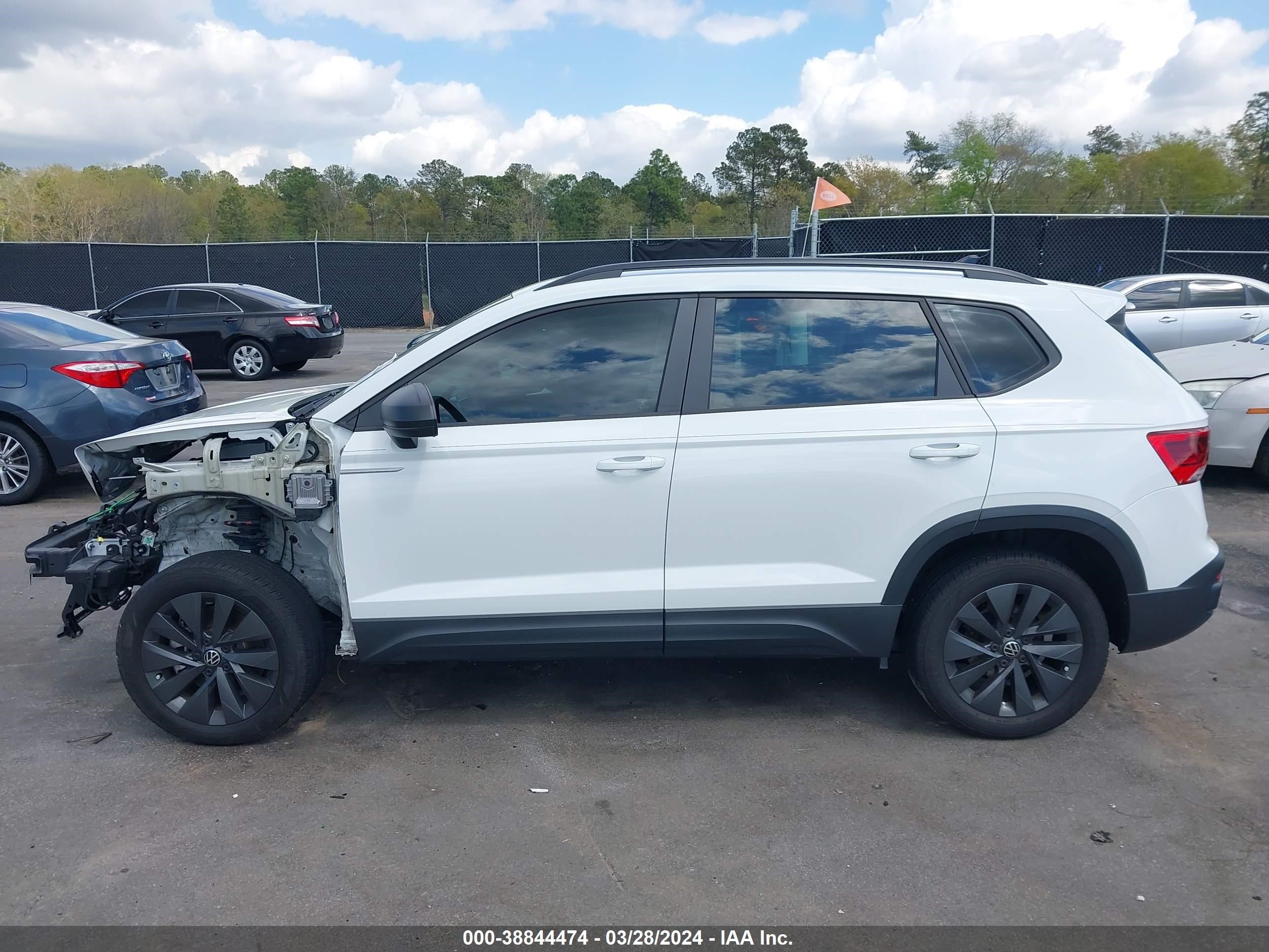 Photo 14 VIN: 3VVCX7B26NM029492 - VOLKSWAGEN TAOS 