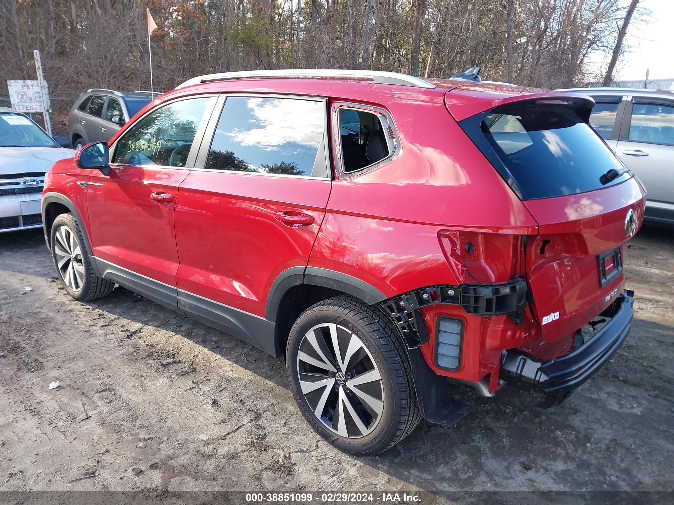 Photo 2 VIN: 3VVEX7B25RM000712 - VOLKSWAGEN TAOS 