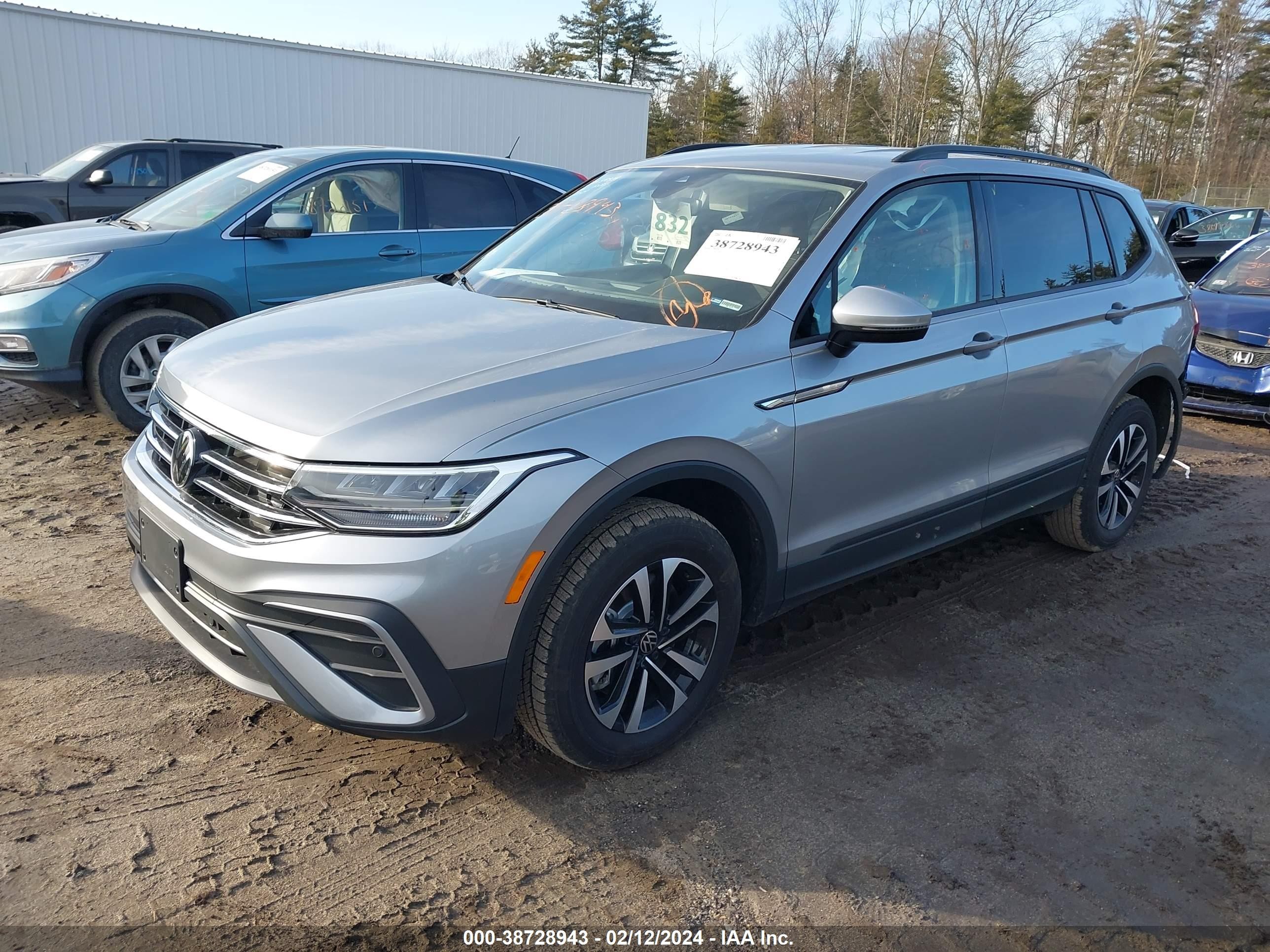 Photo 2 VIN: 3VVFB7AX5RM035718 - VOLKSWAGEN TIGUAN 