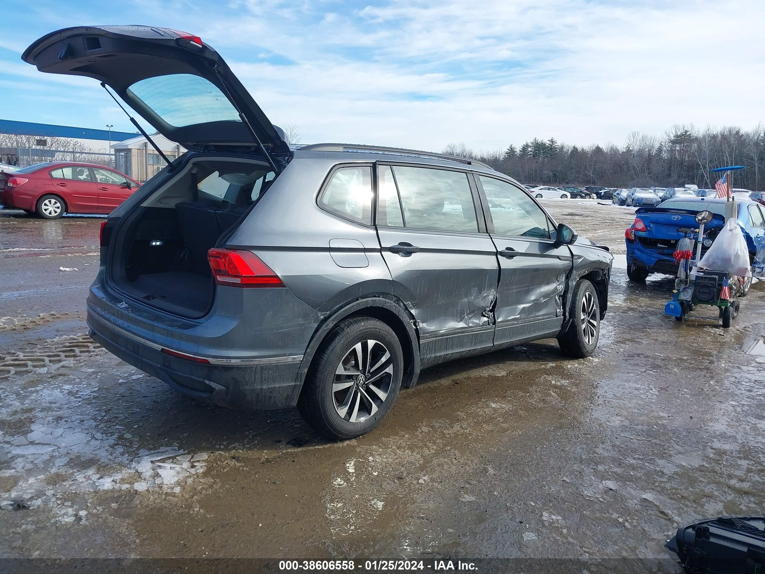 Photo 4 VIN: 3VVFB7AX9RM035950 - VOLKSWAGEN TIGUAN 