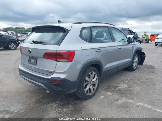 Photo 3 VIN: 3VVFX7B2XPM320576 - VOLKSWAGEN TAOS 