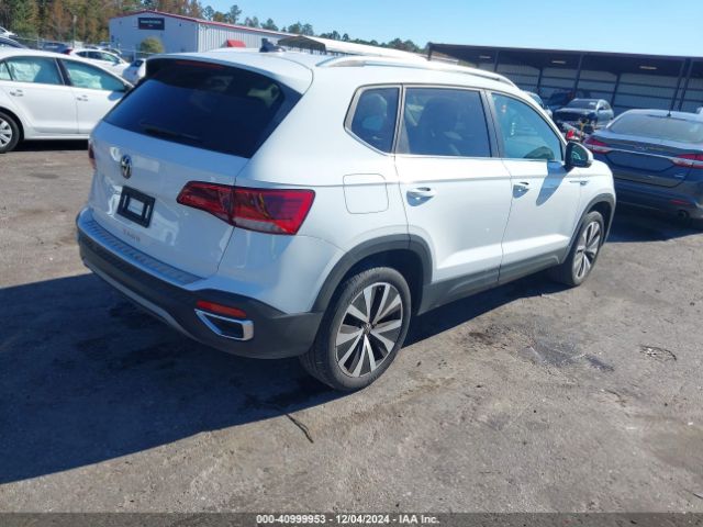 Photo 3 VIN: 3VVLX7B24NM068923 - VOLKSWAGEN TAOS 