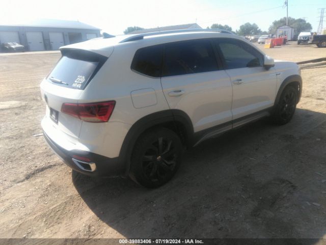 Photo 3 VIN: 3VVLX7B28NM005761 - VOLKSWAGEN TAOS 