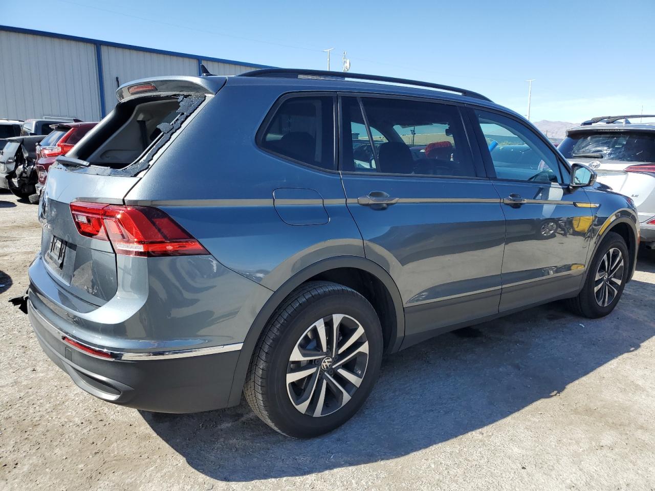 Photo 2 VIN: 3VVRB7AX4PM141152 - VOLKSWAGEN TIGUAN 