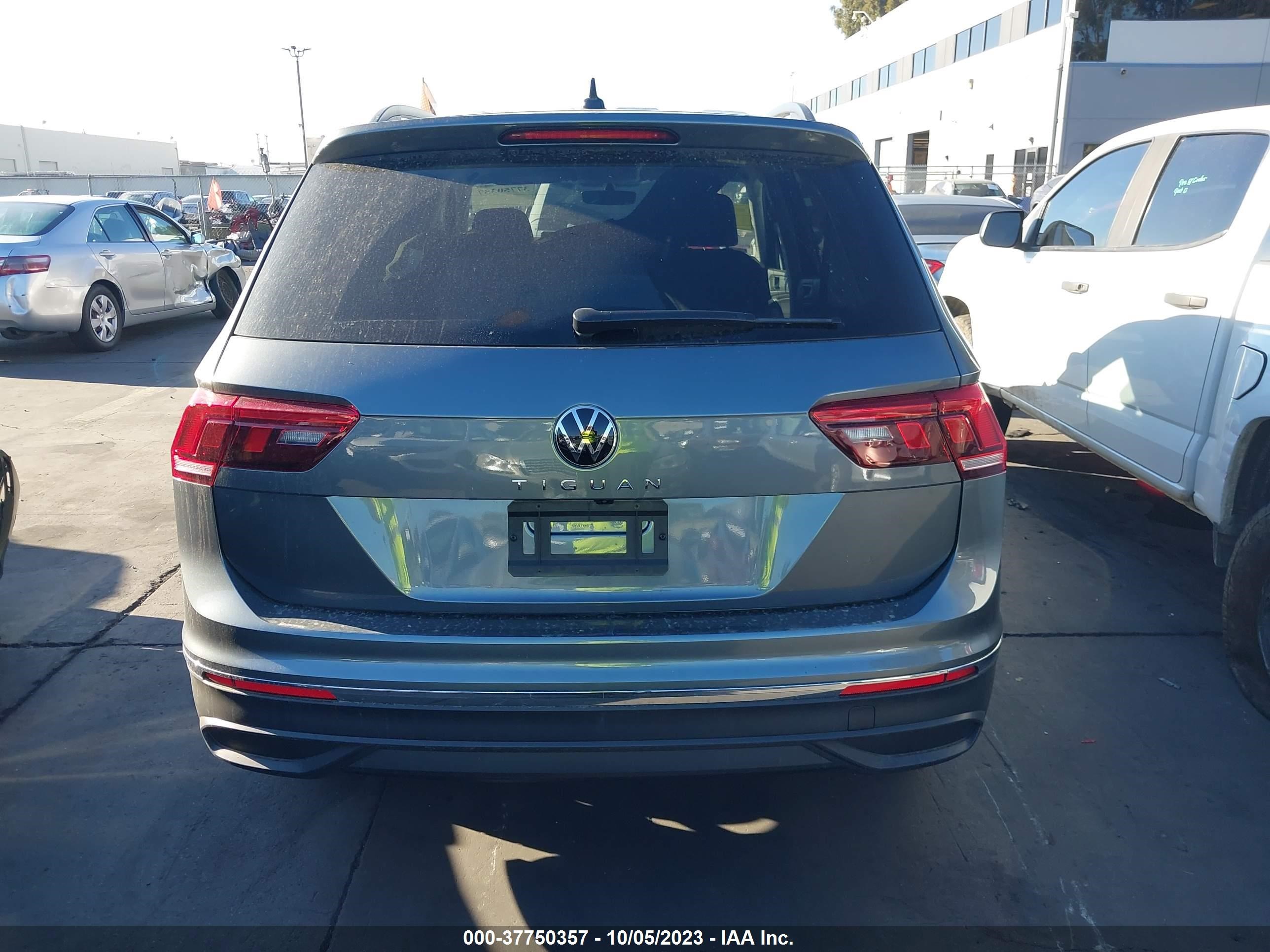 Photo 16 VIN: 3VVRB7AX8PM109823 - VOLKSWAGEN TIGUAN 