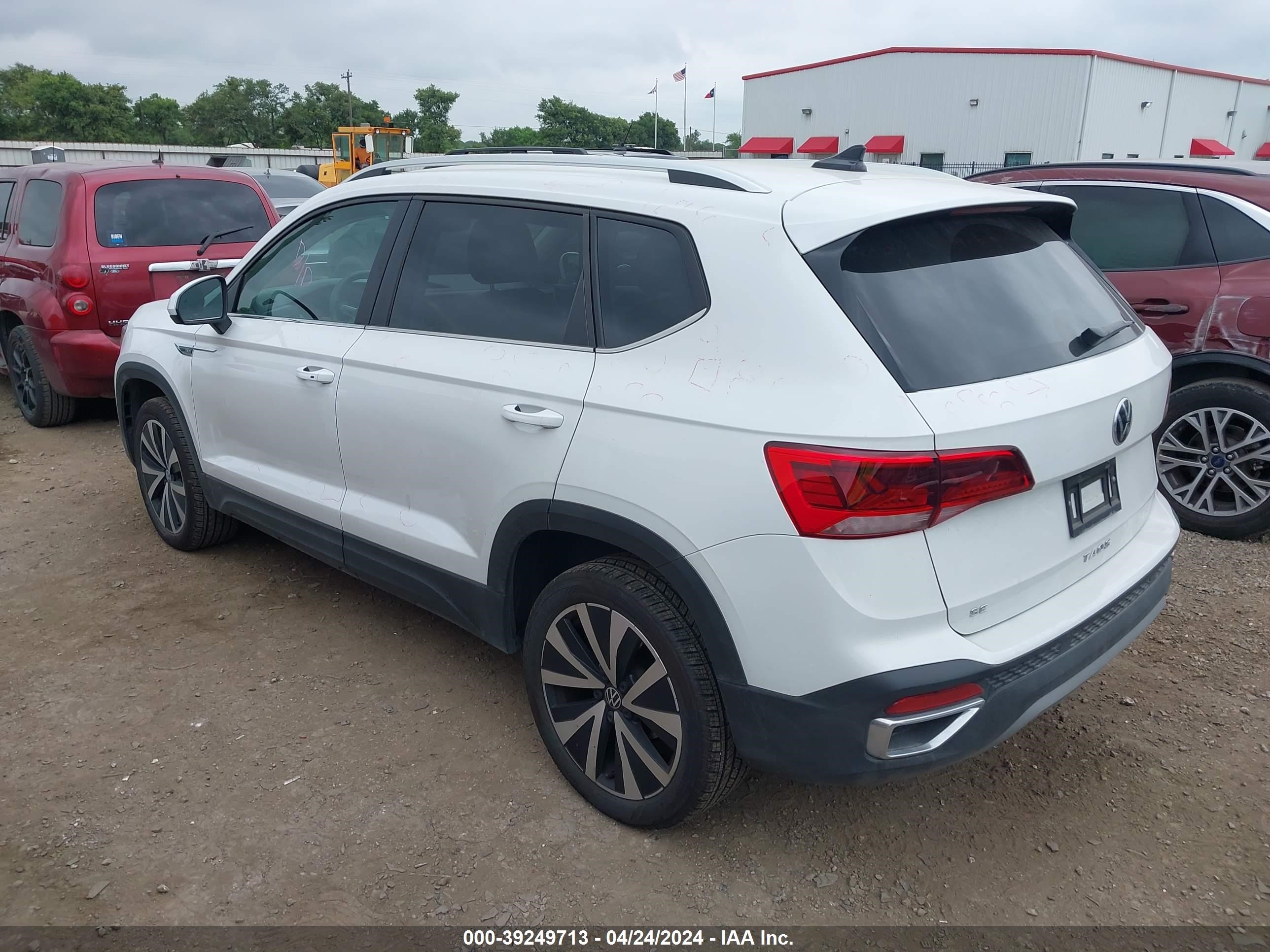 Photo 2 VIN: 3VVSX7B23RM018774 - VOLKSWAGEN TAOS 